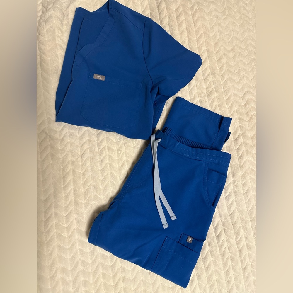 Figs scrubs set size small